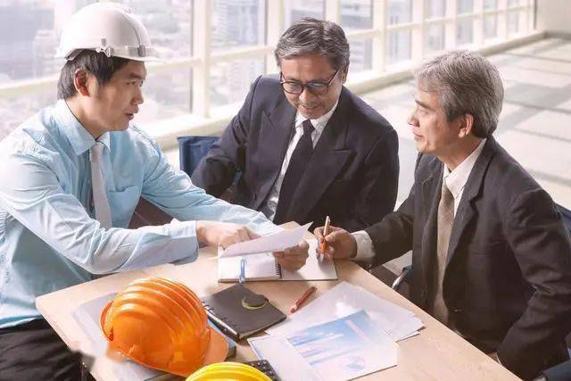 法律普及 | 劳务分包与专业承包 建筑工程中的核心区别详解